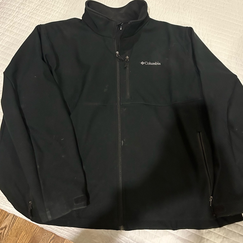 Columbia coat. Black 4XL. Good shape but some spots pictured.